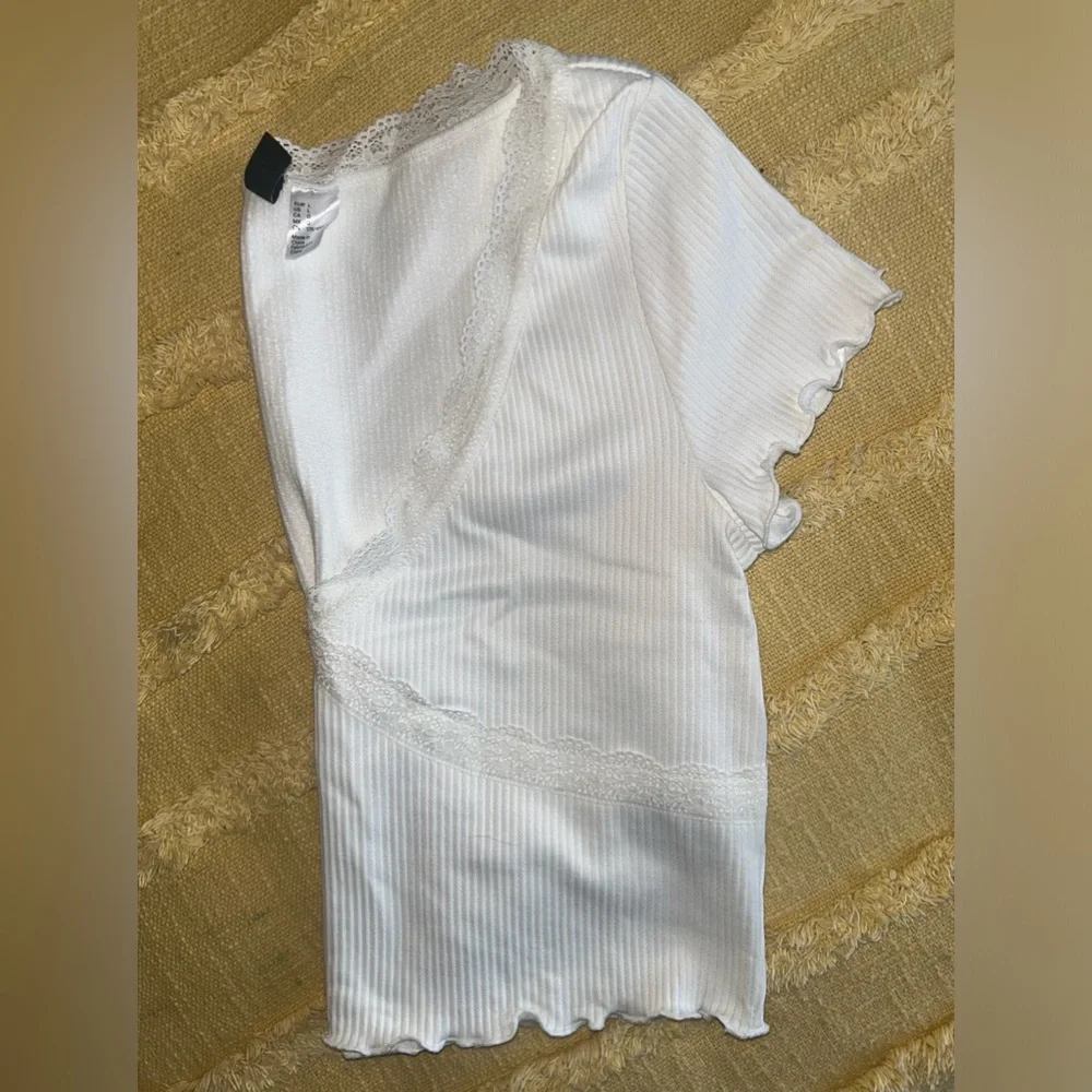 White Lace Trim Ribbed Top - Picture 2 of 2
